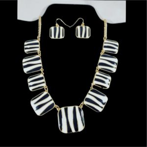 Elegant Square Necklace Set