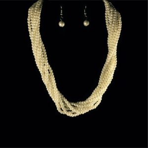 Twisted Pearl Earrings